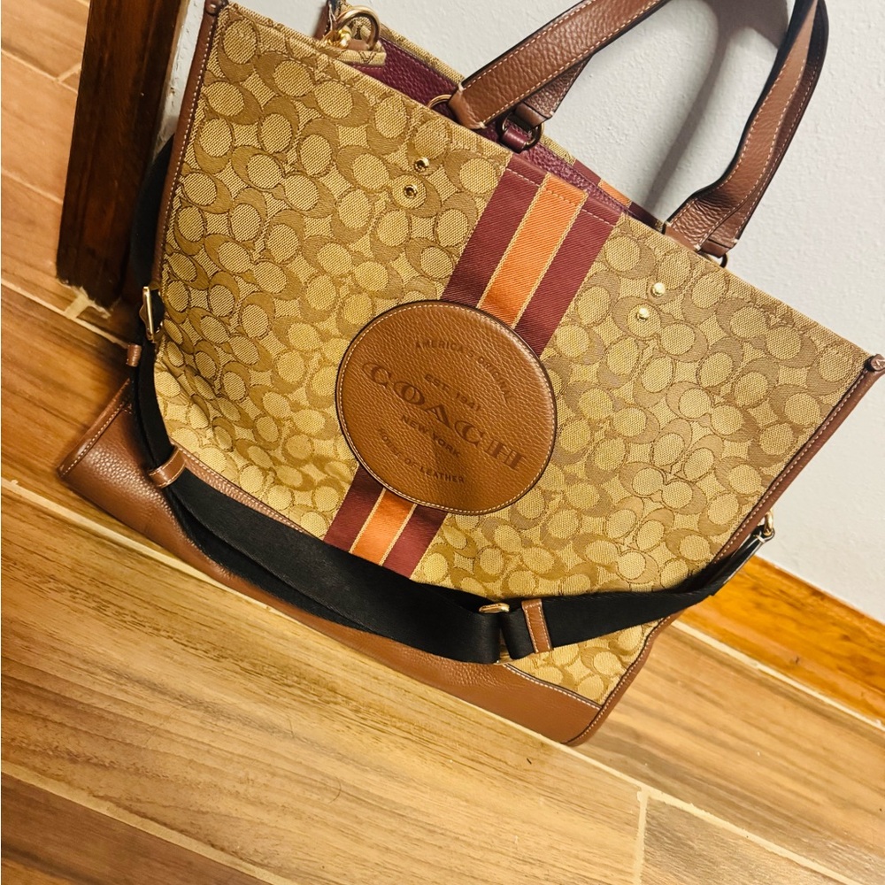Dempsey Tote Bag 40 In Signature Jacquard With Stripe And Coach Patch